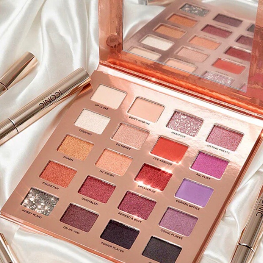 ICONIC LONDON Desk to Dance Eyeshadow Palette 20 shades HUGE PALETTE! *BNIB